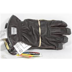 PAIR OF CROSSTECH XL FIRE FIGHTING GLOVES SB02274A