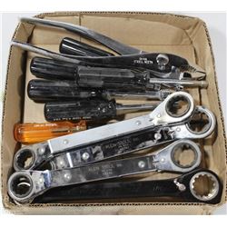 LOT OF ASST RACHET WRENCHES AND SOCKET DRIVERS