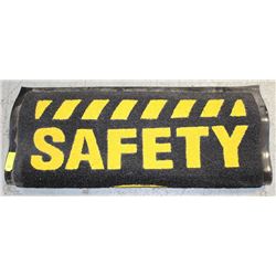 ROLL OF SAFETY INDUSTRIAL MATTING