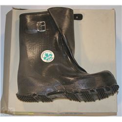 ACTON TARSAL BURT RUBBER BOOTS SIZE 8