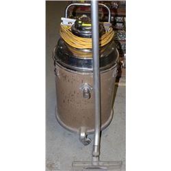 HUSKY COMMERCIAL SHOP VAC