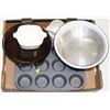 Image 1 : BOX OF KITCHEN WARE