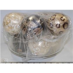 DECORATIVE GLASS CENTER-PIECE W/10