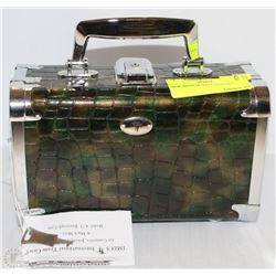 NEW MEDIUM SIZE COSMETIC/