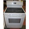 Image 1 : WHITE BOSCH 30" CONVECTION 4 BURNER STOVE WITH