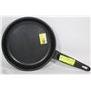 Image 1 : STARFRIT 10" NONSTICK FRYPAN
