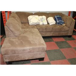 BROWN 2PC SECTIONAL