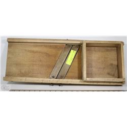 VINTAGE CABBAGE SLICER