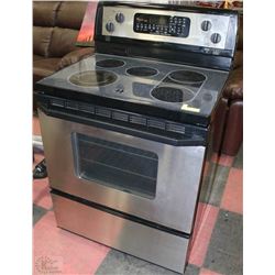 WHIRLPOOL GOLD STOVE W/ WARMING ELEMENT & SELF
