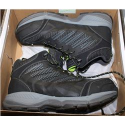 WORKLOAD STEEL TOED BOOTS - SIZE 8W