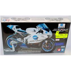 2006 HONDA RC211V MODEL KIT - 1:12 SCALE