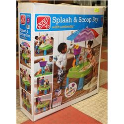 STEP2 SPLASH & SCOOP BAY WITH UMBRELLA PLAY CENTER