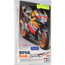 2006 HONDA RC211V MODEL KIT - 1:12 SCALE