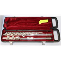 YAMAHA FLUTE IN CASE
