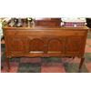 Image 1 : VINTAGE OAK SIDEBOARD - 60 X 21 X 37H