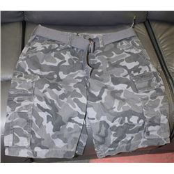 MENS CARGO SHORTS - SIZE 38