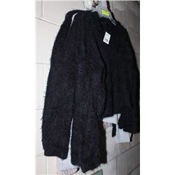 LOT OF 7 LADIES SWEATERS SIZE S & XS