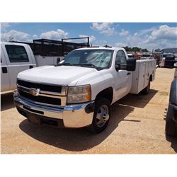 2009 CHEVROLET 3500HD SERVICE TRUCK VIN/SN:1GBJC74K19E126503 - VORTEC V8 GAS ENGINE, A/T, KNAPHEIDE 