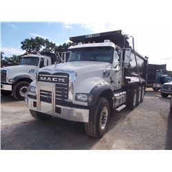 2017 MACK GU713 DUMP TRUCK, VIN/SN:1M2AX07C7HM061460 - TRI-AXLE, 455 HP MACK MP8 ENGINE, ALLISON 450