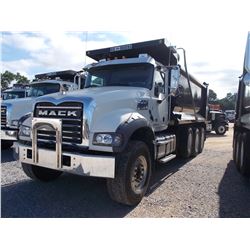 2017 MACK GU713 DUMP, VIN/SN:1M2AX07C2HM061477 - TRI-AXLE, 455HP MACK MP8 455M ENGINE, 10 SPD TRANS,