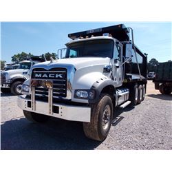 2017 MACK GRANITE GU 713 DUMP TRUCK, VIN/SN:1M2AX07C5HM031292 - TRI-AXLE, 445HP MACK MP-8 ENGINE, 10