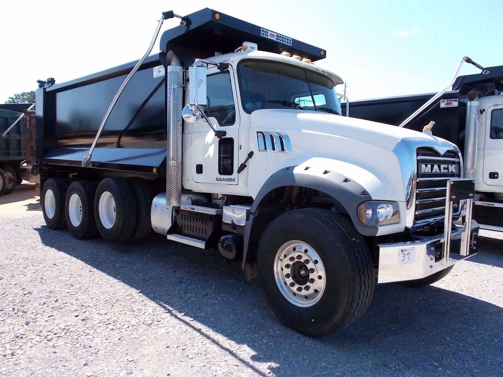 2017 MACK GRANITE GU 713 DUMP TRUCK, VIN/SN:1M2AX07C9HM031294 - TRI ...