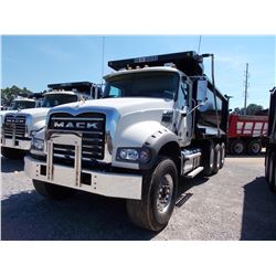 2017 MACK GU713 DUMP, VIN/SN:1M2AX07C7HM031309 - TRI-AXLE, 445 HP MACK MP8 ENG, T310M 10 SPD TRANS, 