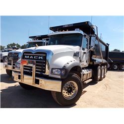2017 MACK GU713 DUMP, VIN/SN:1M2AX07C5HM061487 - 455 HP MACK MP8 ENG, MACK T310M 10 SPD TRANS, 44K R