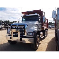 2017 MACK GU713 DUMP, VIN/SN:1M2AX07C0HM061493 - TRI-AXLE, 455 HP MACK MP8 ENGINE, 10 SPD MACK T310M