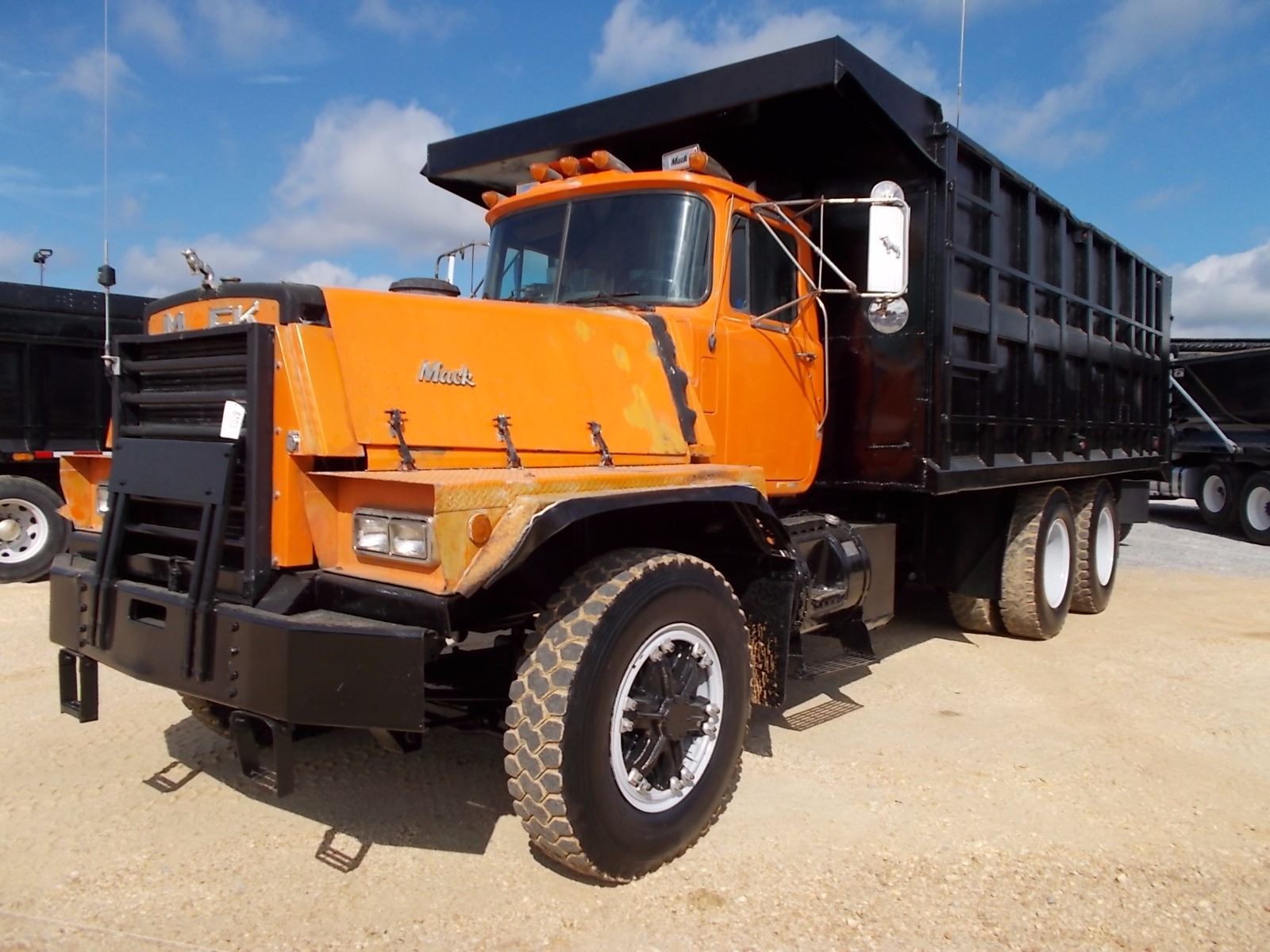 Mack R888 1991 MACK RD888SX DUMP, VIN/SN:1M2P282C8MM001387 - T/A, MACK E7-350 ...