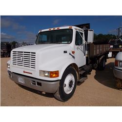 1999 INTERNATIONAL 4900 DUMP, VIN/SN:1HTSDAAL6XH691643 - S/A, IHC DIESEL ENGINE, 6 SPD TRANS, 16' FL