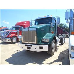 2013 KENWORTH T800 TRUCK TRACTOR, VIN/SN:1XKDD40X5DJ358368 - T/A, 450HP PACCAR DIESEL ENGINE, 10 SPD