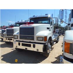 2013 MACK PINNACLE CHU 613 TRUCK TRACTOR, VIN/SN:1M1AN07Y7DM013294 - 505 HP MACK MP8505C ENGINE, MAC