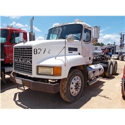 2000 MACK CH613 TRUCK TRACTOR, VIN/SN:1M1AA13Y9YW112880 - T/A, 350 HP, E7-350 MACK ENG, 10 SPD TRANS