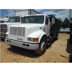 2000 INTERNATIONAL 4700 DUMP TRUCK, VIN/SN:1HTSCAAM7YH253601 - S/A, IHC DIESEL ENGINE, 6 SPD TRANS, 