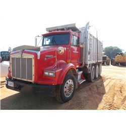 1995 KENWORTH T800 DUMP, VIN/SN:2NKDLBOX4SM680698 - CAT 3406 DIESEL ENGINE, 8LL TRANS, 46K REARS, 18