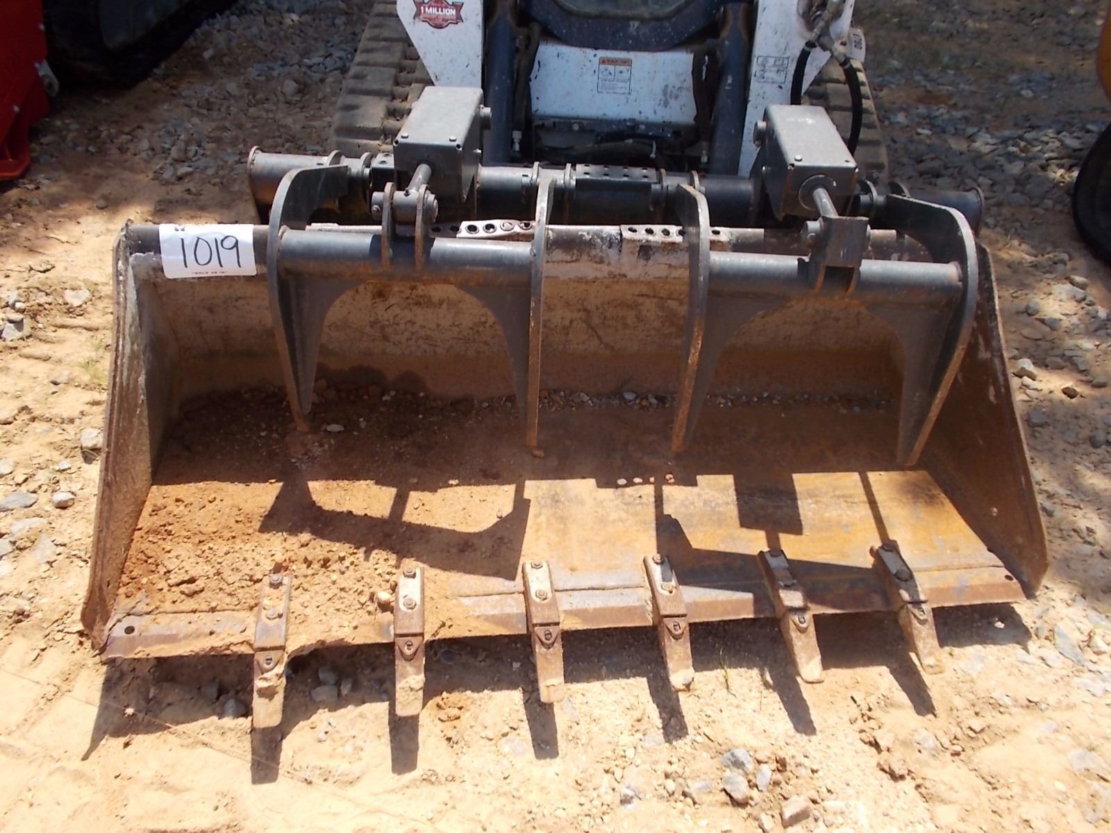 2016 BOBCAT T590 SKID STEER LOADER, VIN/SNALJU19641 CRAWLER, GRAPPLE BUCKET, GP BUCKET, ECAB