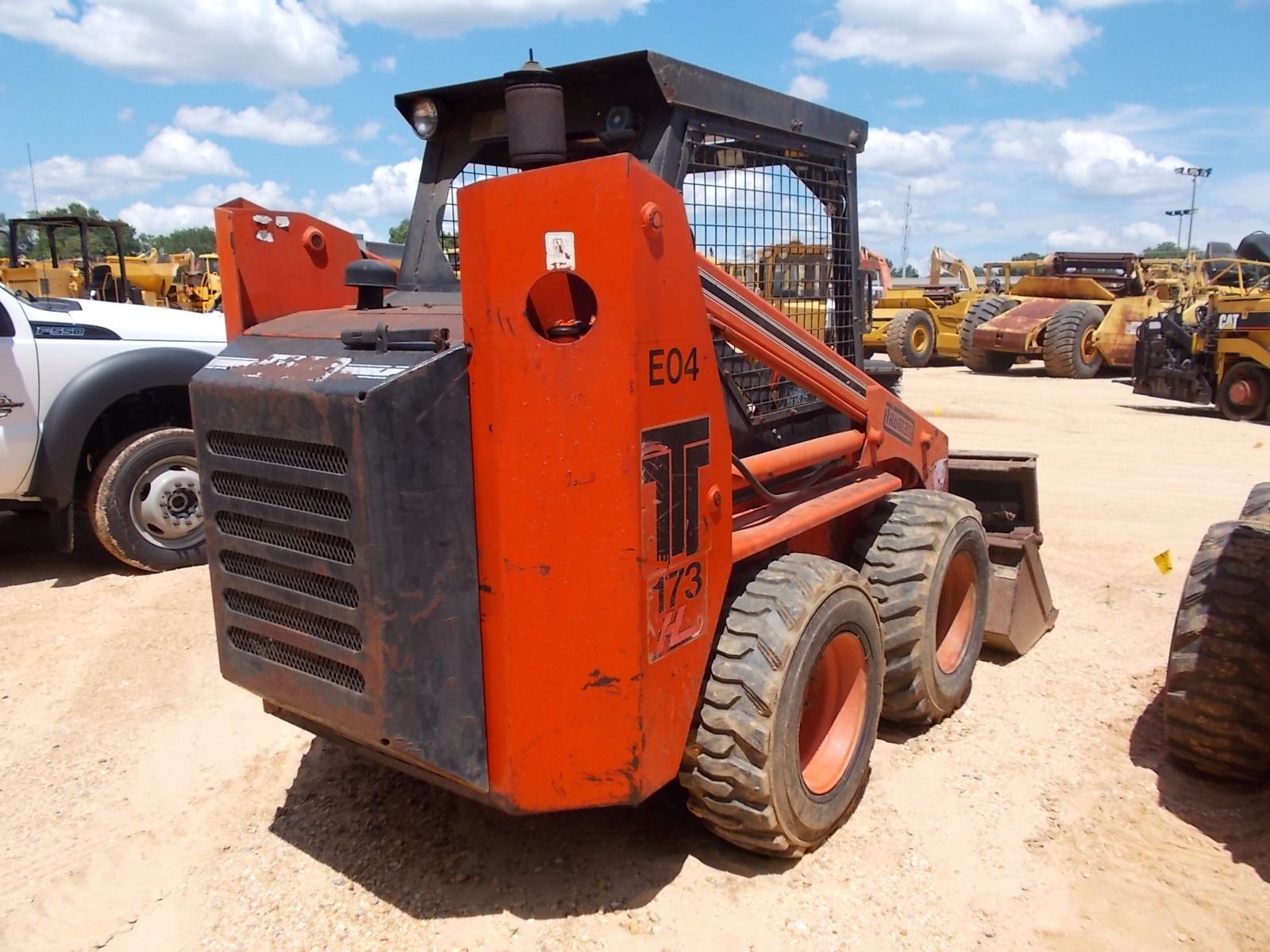 THOMAS 173HL SKID STEER LOADER, VIN/SNLK000403 WHEELED, GP BUCKET