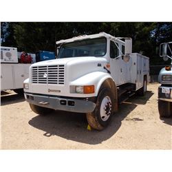 2001 INTERNATIONAL 4700 SERVICE TRUCK, VIN/SN:1HTSCAAM81H376670 - S/A, CREW CAB, INT DIESEL ENG, 6 S