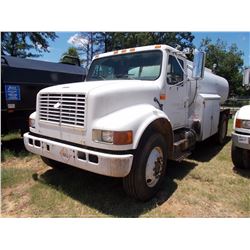 1993 INTERNATIONAL 4900 FUEL TRUCK, VIN/SN:1HTSDPPN0PH499792 - INTL DIESEL ENG, 6 SPD TRANS, 22K REA
