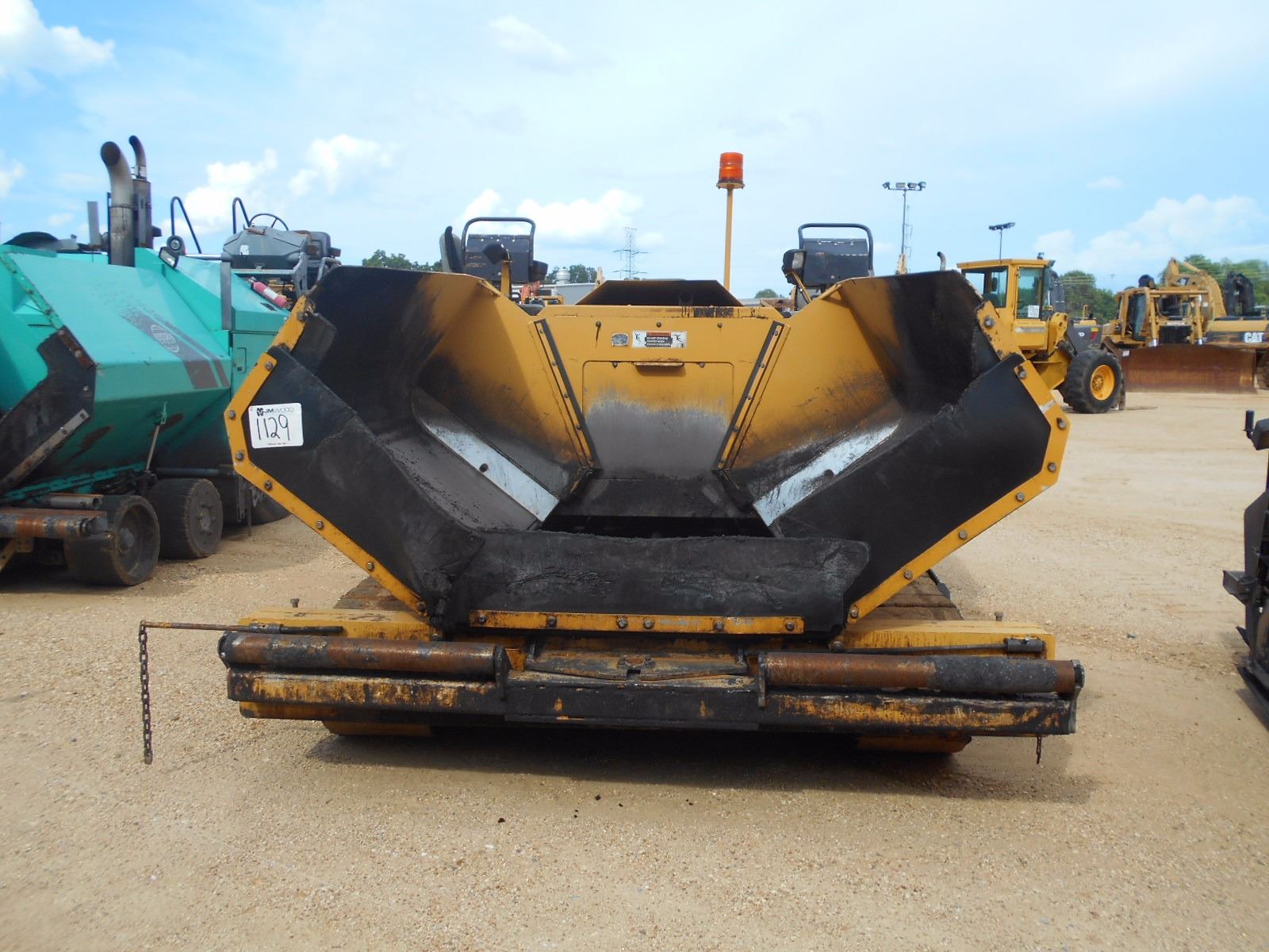 WEILER P385 PAVER VIN/SN:P355-1004 - DIESEL ENGINE, 8' STANDARD SCREED ...