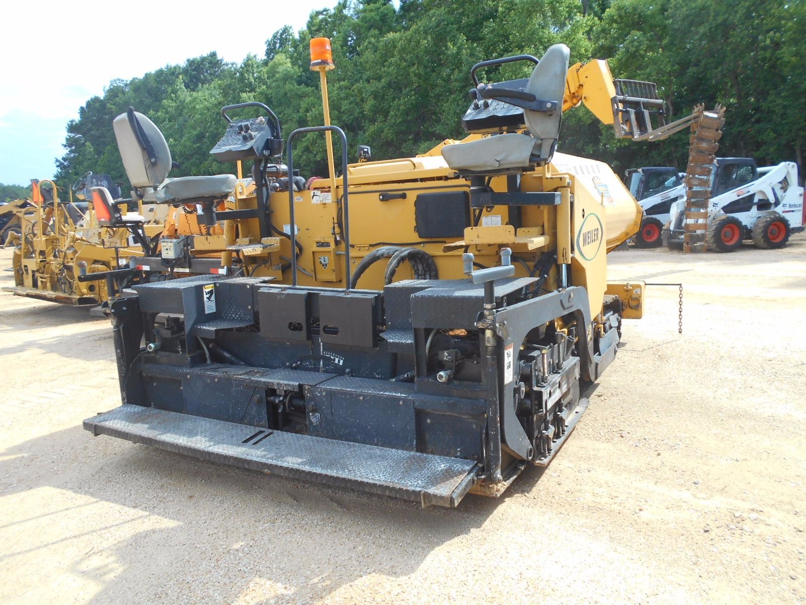 WEILER P385 PAVER VIN/SN:P355-1004 - DIESEL ENGINE, 8' STANDARD SCREED ...