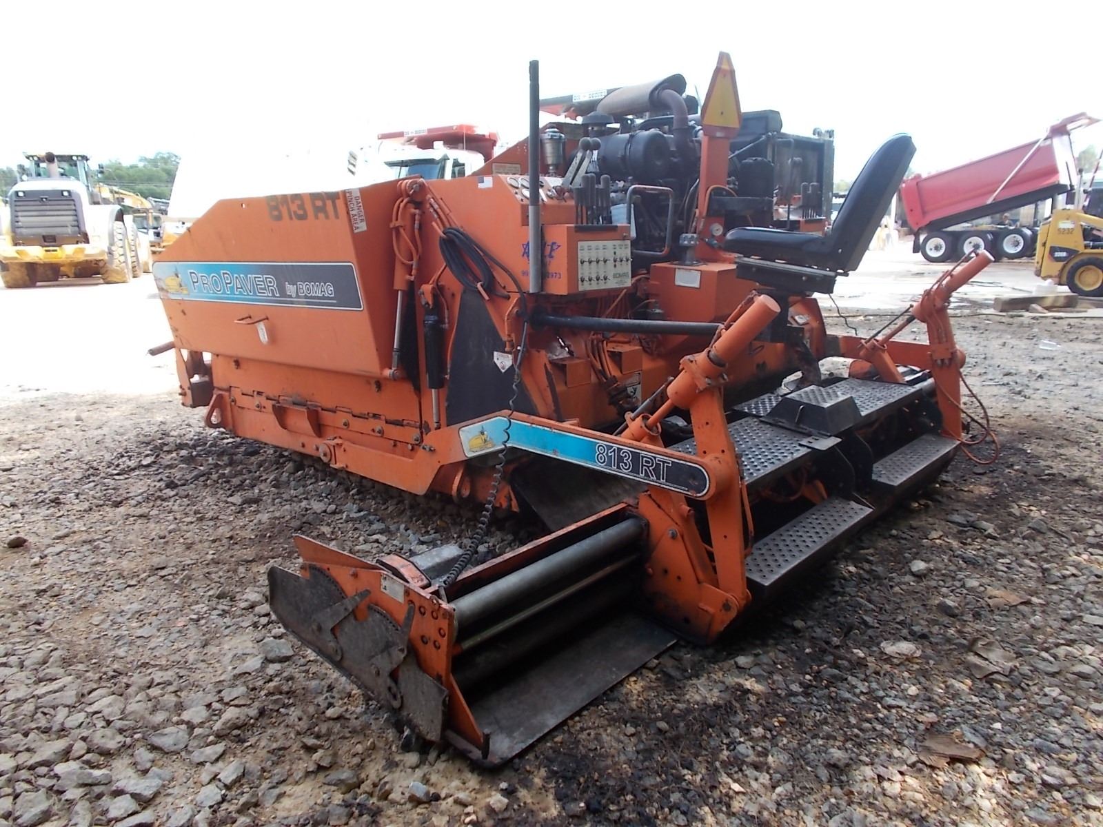 GILCREST PRO PAVER 813RT ASPHALT PAVER, VIN/SN23302 ISUZU DEISEL ENGINE, 8'6''14' SCREED, METER