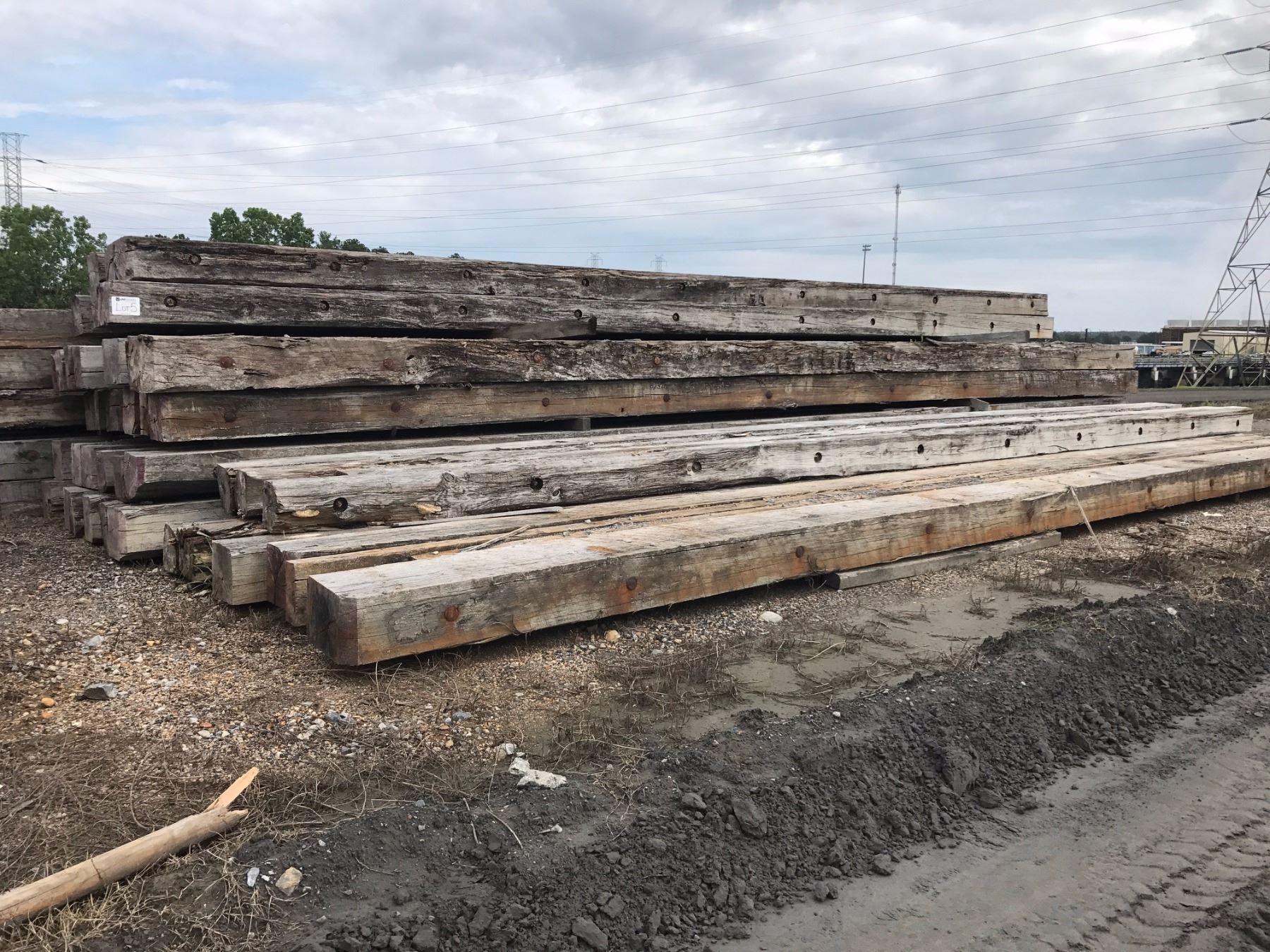 APPROX (17) 40' OAK CRANE MATS & APPROX (12) 20' OAK CRANE MATS (LOT 5