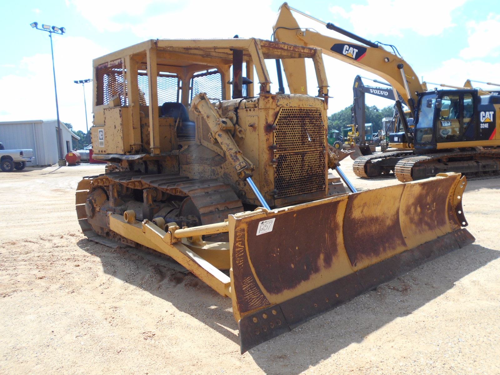 CAT D7G CRAWLER TRACTOR, VIN/SN91V1401 ANGLE BLADE, CANOPY, SWEEPS