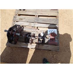 (3) RAIL TROLLEY & 1 RAIL CLAMP