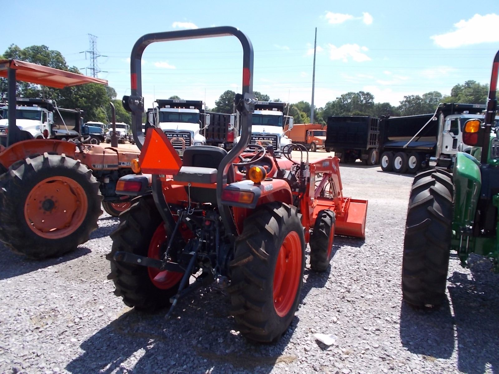 2016 KUBOTA L3301DT FARM TRACTOR, VIN/SN58178 MFWD, 3 PTH, PTO