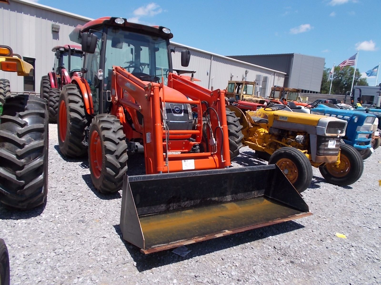 KIOTI RX 7320 FARM TRACTOR, VIN/SNRU9100084 MFWD, PTO, 3 PTH, 2