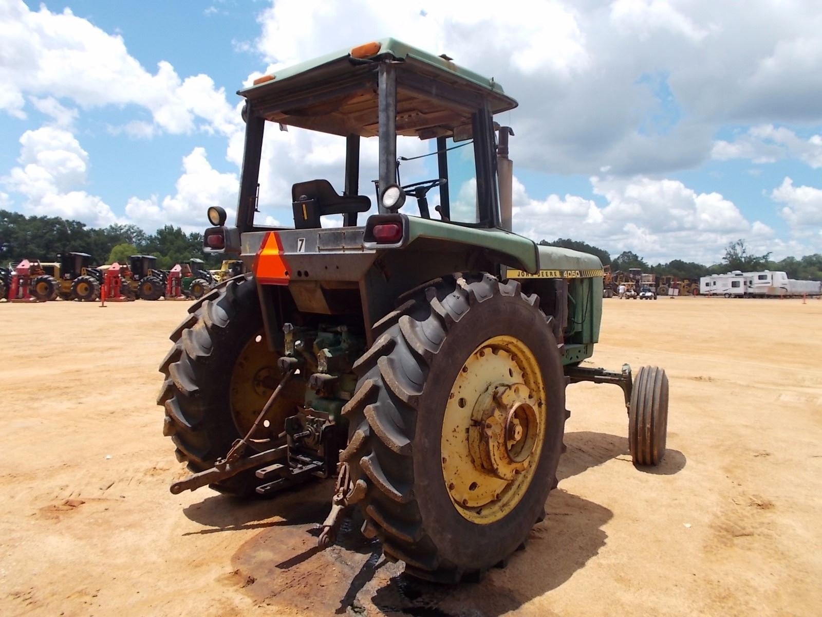 JOHN DEERE 4050 FARM TRACTOR VIN SN 006622 PTO 3 PT HITCH 2 john-deere-4050-farm-tractor-vin-sn-006622-pto-3-pt-hitch-2