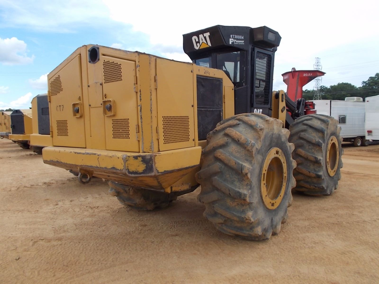 CAT 573C FELLER BUNCHER, VIN/SN:W7300114 - CAT SC57 SAWHEAD, ECAB W/AIR ...